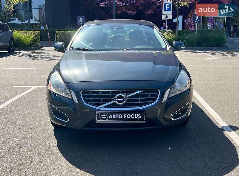 Седан Volvo S60 2013 в Києві