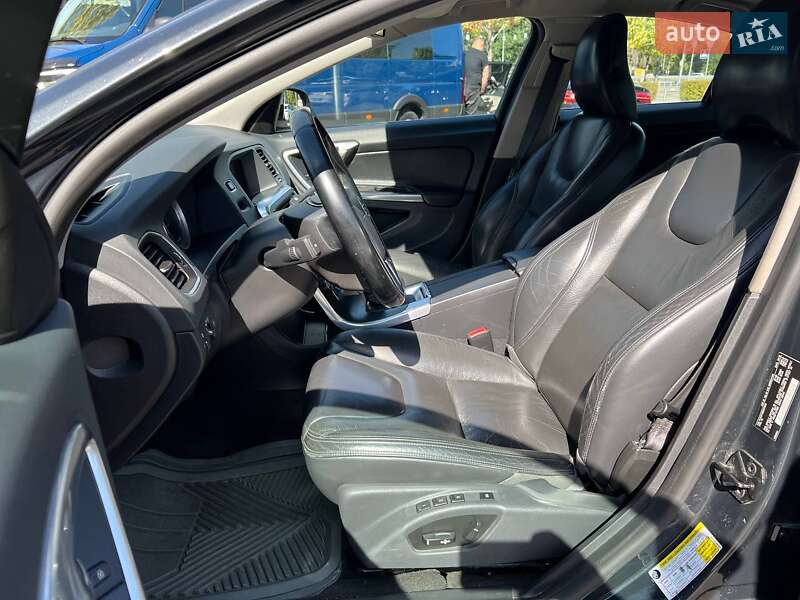 Седан Volvo S60 2013 в Києві