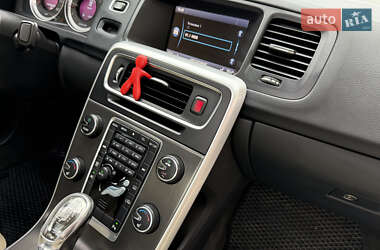 Седан Volvo S60 2013 в 