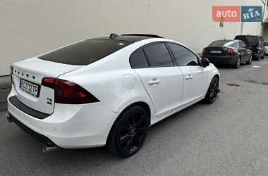 Седан Volvo S60 2013 в 