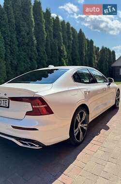 Седан Volvo S60 2020 в 