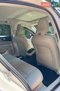 Седан Volvo S60 2020 в 
