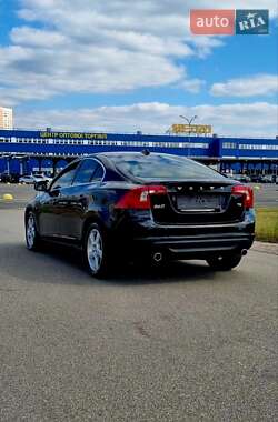 Седан Volvo S60 2012 в Киеве
