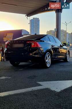 Седан Volvo S60 2012 в 