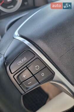 Седан Volvo S60 2012 в 