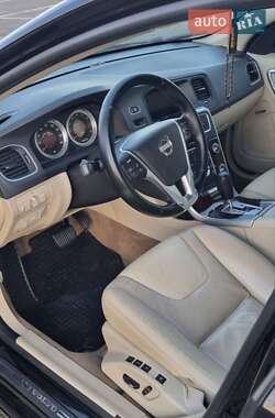 Седан Volvo S60 2012 в 