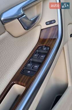 Седан Volvo S60 2012 в 