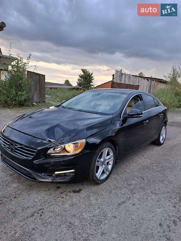 Седан Volvo S60 2015 в Отинії