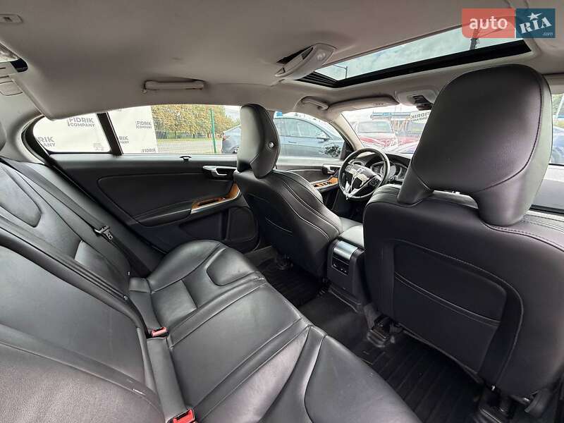 Седан Volvo S60 2015 в Луцьку