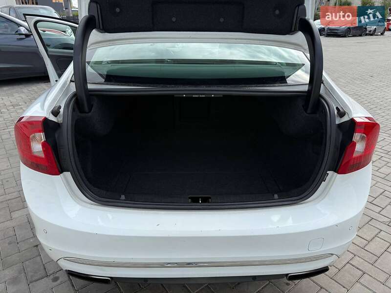 Седан Volvo S60 2015 в Луцьку