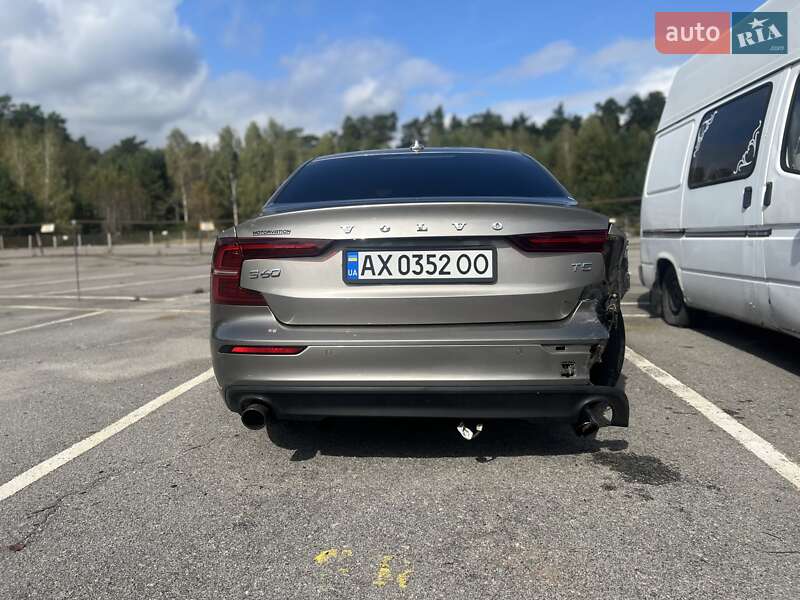 Седан Volvo S60 2020 в Славутиче