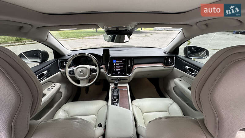 Седан Volvo S60 2020 в Славутиче