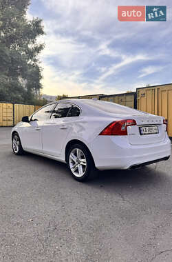 Седан Volvo S60 2013 в 