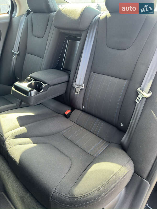 Седан Volvo S60 2012 в Киеве