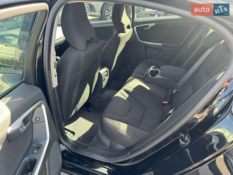 Седан Volvo S60 2012 в Киеве