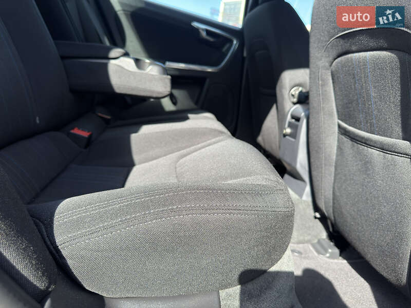 Седан Volvo S60 2012 в Киеве