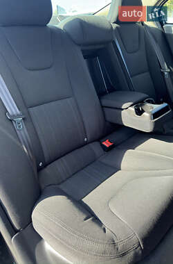 Седан Volvo S60 2012 в 