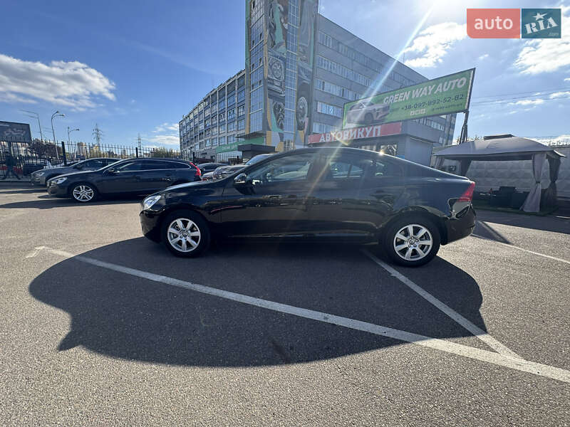 Седан Volvo S60 2012 в Киеве