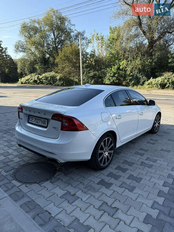 Седан Volvo S60 2015 в Черновцах