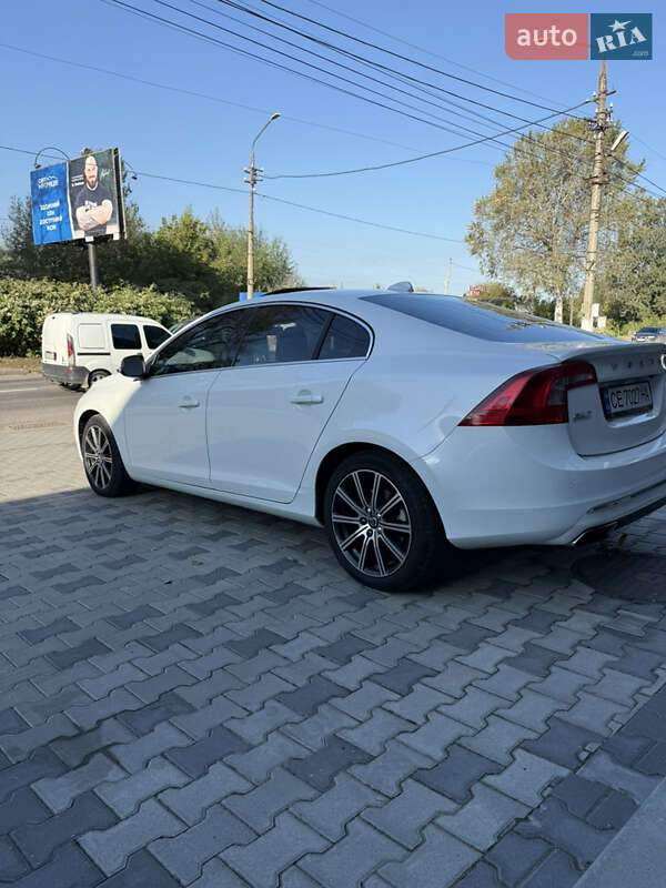 Седан Volvo S60 2015 в Черновцах