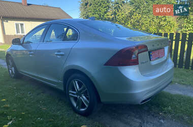 Седан Volvo S60 2013 в 