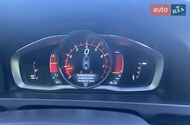 Седан Volvo S60 2013 в 