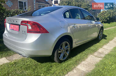 Седан Volvo S60 2013 в 