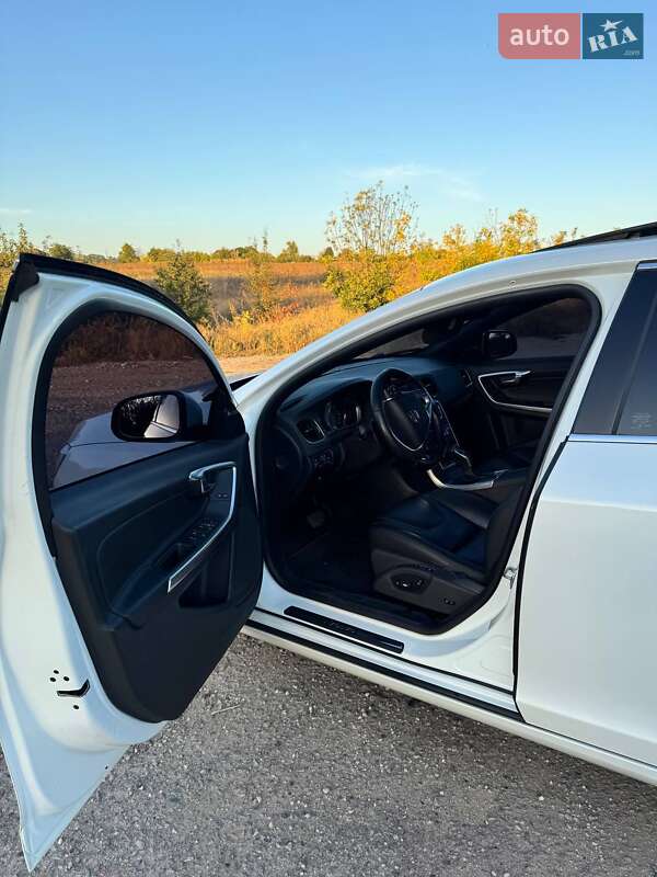 Седан Volvo S60 2015 в Харькове