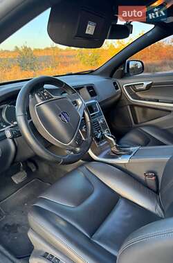 Седан Volvo S60 2015 в 