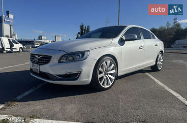 Седан Volvo S60 2016 в Киеве