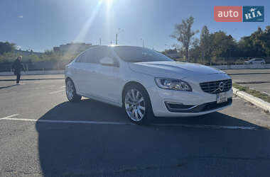 Седан Volvo S60 2016 в 
