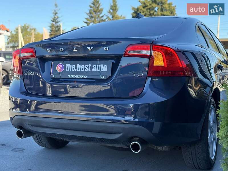 Седан Volvo S60 2013 в Ровно