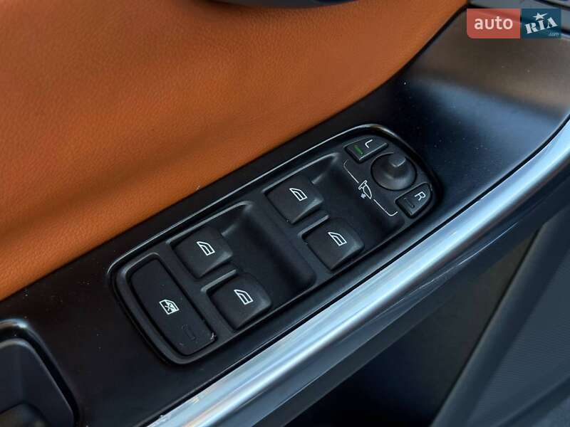 Седан Volvo S60 2013 в Ровно