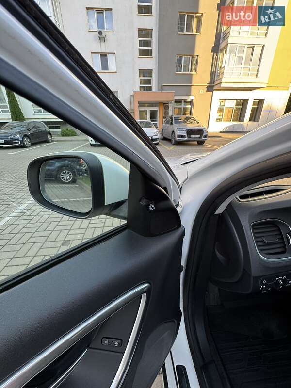 Седан Volvo S60 2016 в Львове