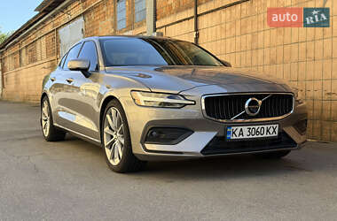 Седан Volvo S60 2019 в 