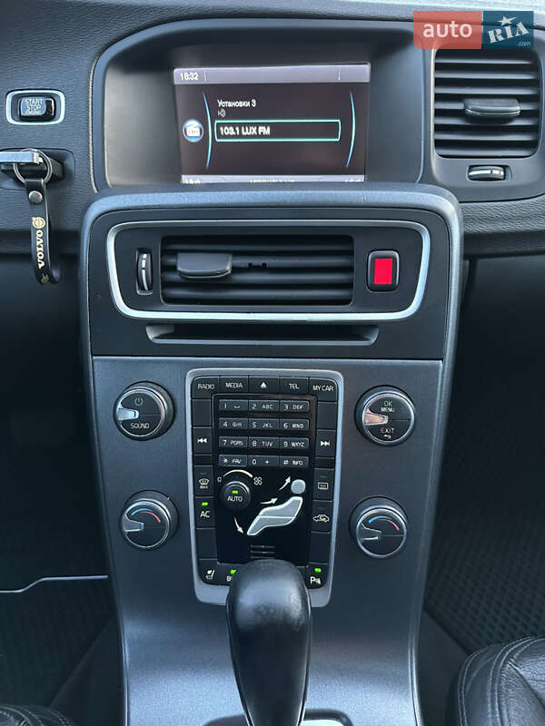 Седан Volvo S60 2011 в Києві