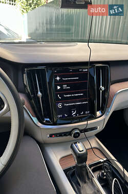 Седан Volvo S60 2020 в 