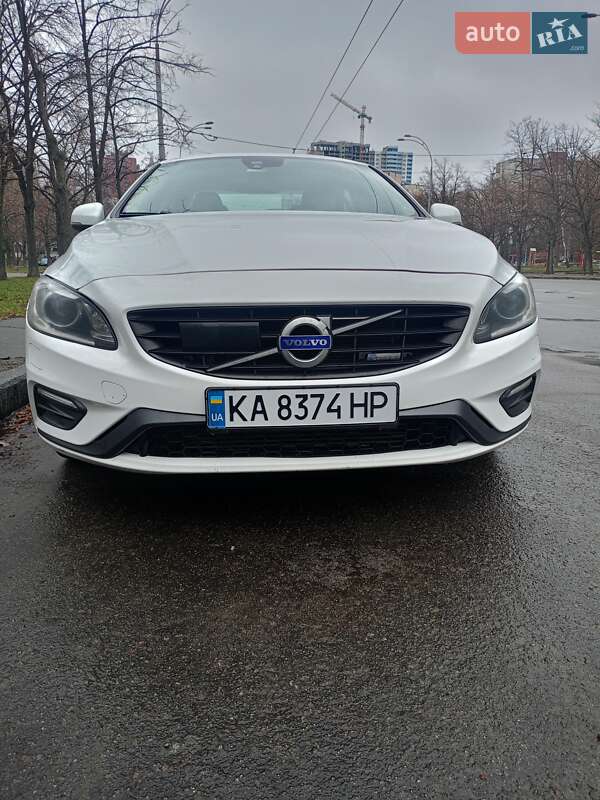 Седан Volvo S60 2014 в Києві
