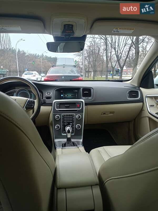 Седан Volvo S60 2014 в Києві