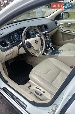 Седан Volvo S60 2014 в 