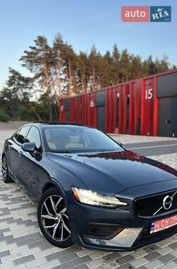 Седан Volvo S60 2020 в 