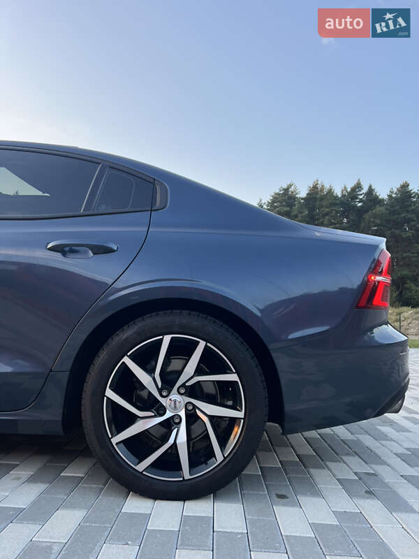 Седан Volvo S60 2020 в Львове