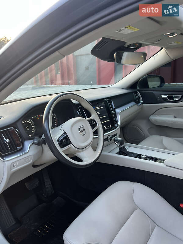 Седан Volvo S60 2020 в Львове