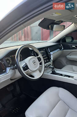Седан Volvo S60 2020 в 