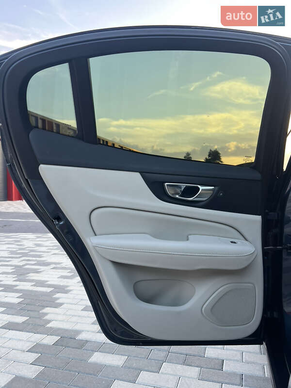 Седан Volvo S60 2020 в Львове