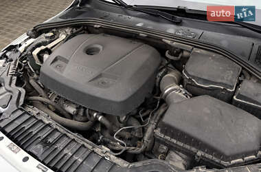 Седан Volvo S60 2015 в 