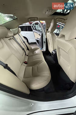 Седан Volvo S60 2015 в 