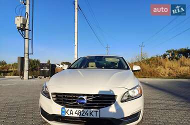 Седан Volvo S60 2013 в 