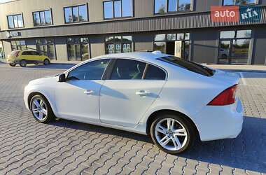 Седан Volvo S60 2013 в 
