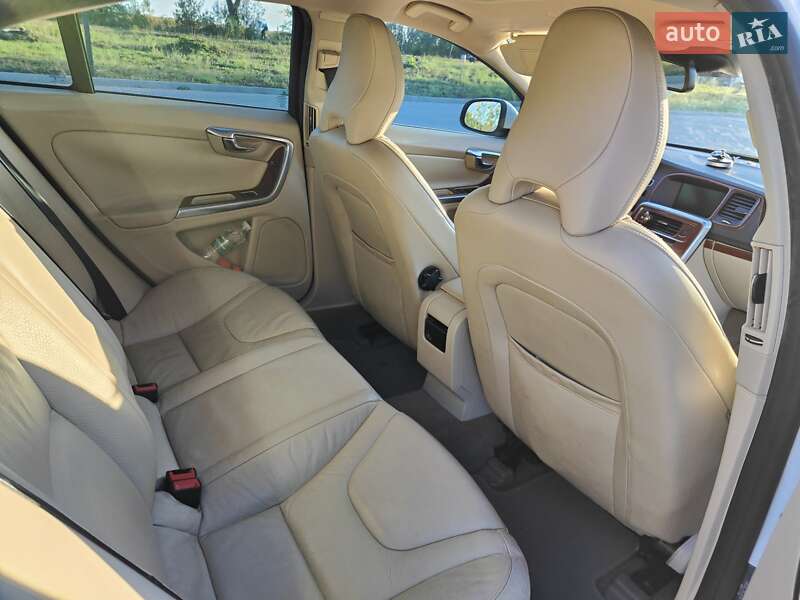 Седан Volvo S60 2013 в Киеве фото 12 Седан Volvo S60 2013 в Киеве